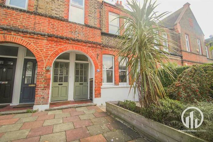 2 Bedroom Flat To Rent In Colfe Road, Forest Hill, London, SE23