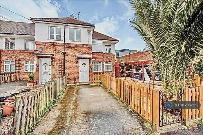 2 Bedroom Maisonette To Rent In Barnard Gardens, New Malden, KT3