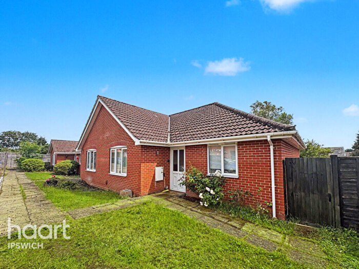 2 Bedroom Bungalow For Sale In Waveney Road, Ipswich, IP1