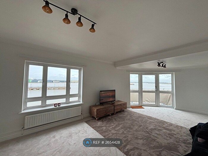 2 Bedroom Flat To Rent In Wharfside Close, Erith, DA8