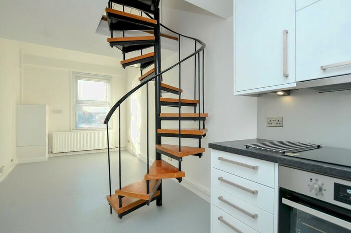 1 Bedroom Flat To Rent In Kenworthy Road, Hackney, London, E9