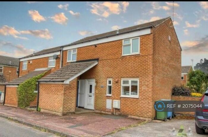 3 Bedroom Semi-Detached House To Rent In Chelmorton Close, Mansfield, NG19