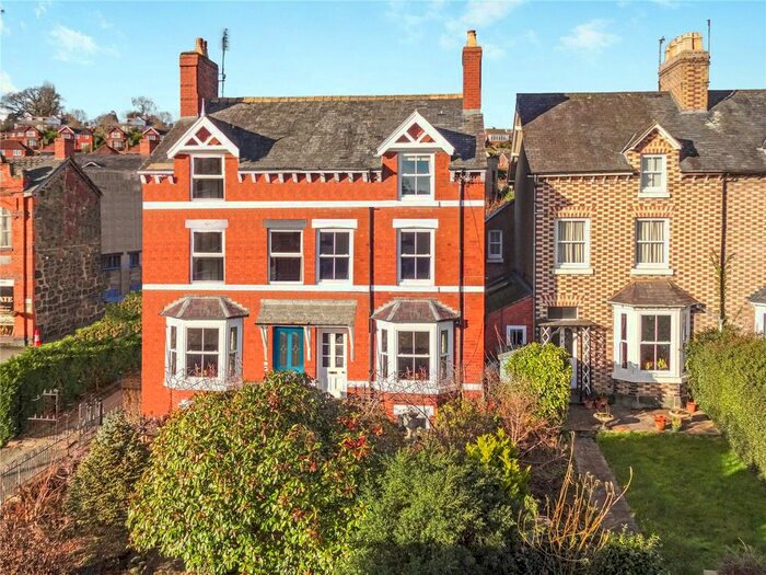 4 Bedroom Semi-Detached House For Sale In Salop Road, Welshpool, Powys, SY21