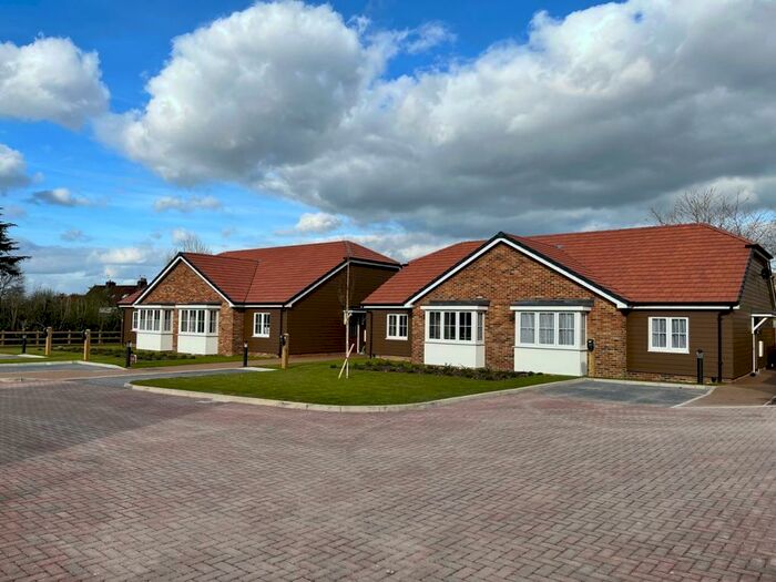 Houses for sale & to rent in ME17 4LS, Haste Hill Close, Boughton