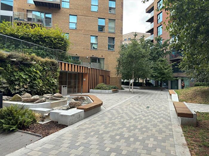 3 Bedroom Flat To Rent In Rodney Road, Elephant Amp; Castle, SE17