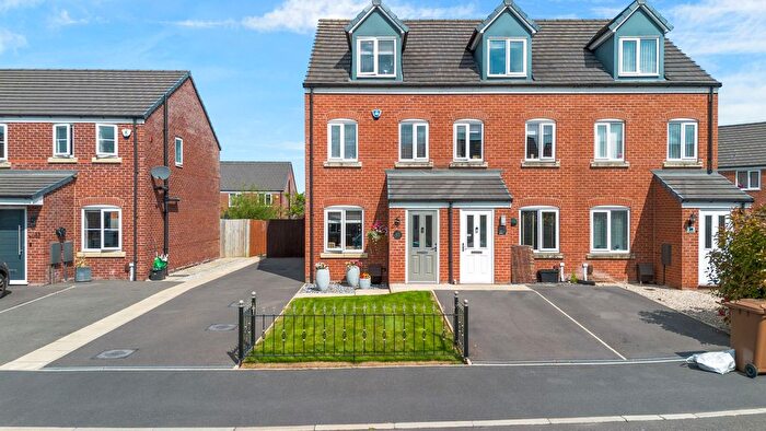 3 Bedroom End Of Terrace House For Sale In Scarborough Drive, Newton-Le-Willows, WA12