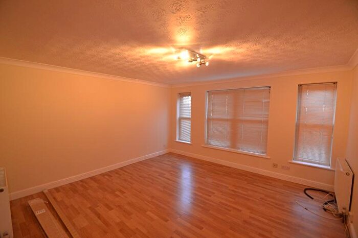 3 Bedroom Flat To Rent In Millacres | Station Road, Ware, SG12