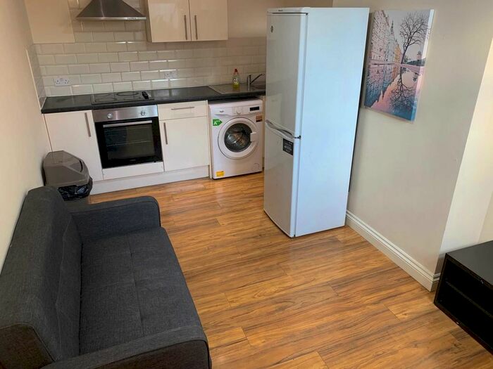 1 Bedroom Flat To Rent In Moy Road, Roath, Cardiff CF24