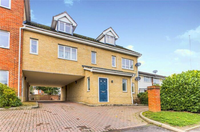 2 Bedroom Flat To Rent In Pipers Gate, Star Road, Caversham, Reading RG4
