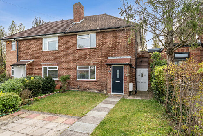 2 Bedroom Semi Detached House For Sale In Imperial Way, Chislehurst, BR7