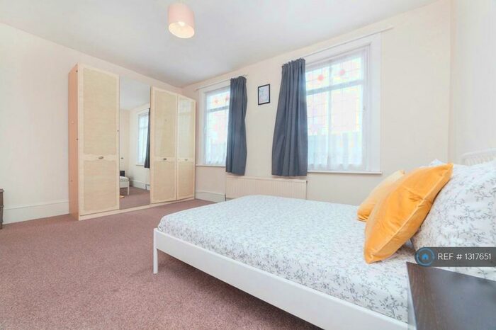 4 Bedroom Flat To Rent In Engleheart Road, London, SE6