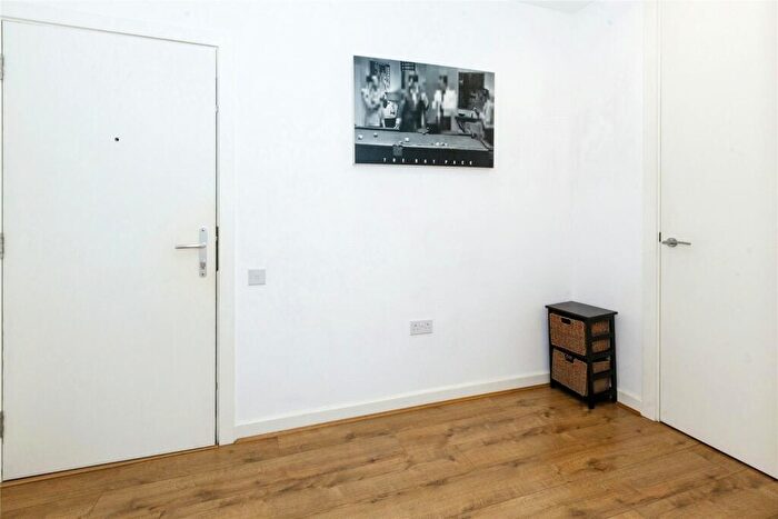 1 Bedroom Flat For Sale In Market Street, Maidenhead, Berkshire, SL6