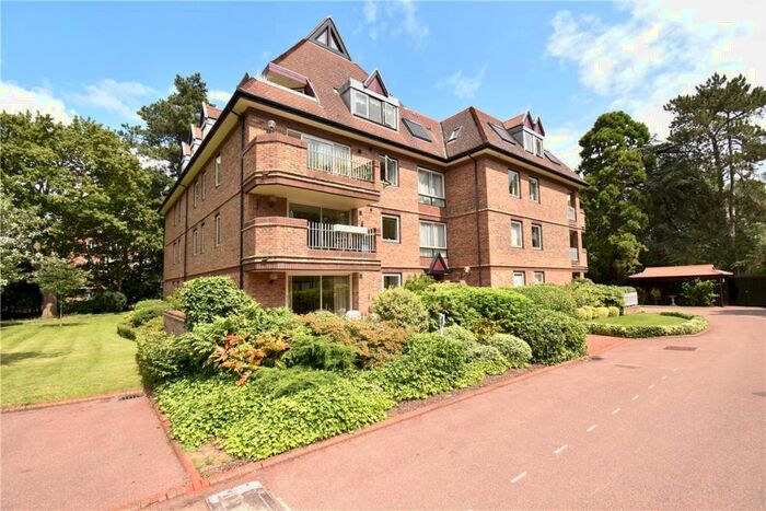 3 Bedroom Garage / Parking To Rent In The Oasthouse, Grange Road, Cambridge, CB3