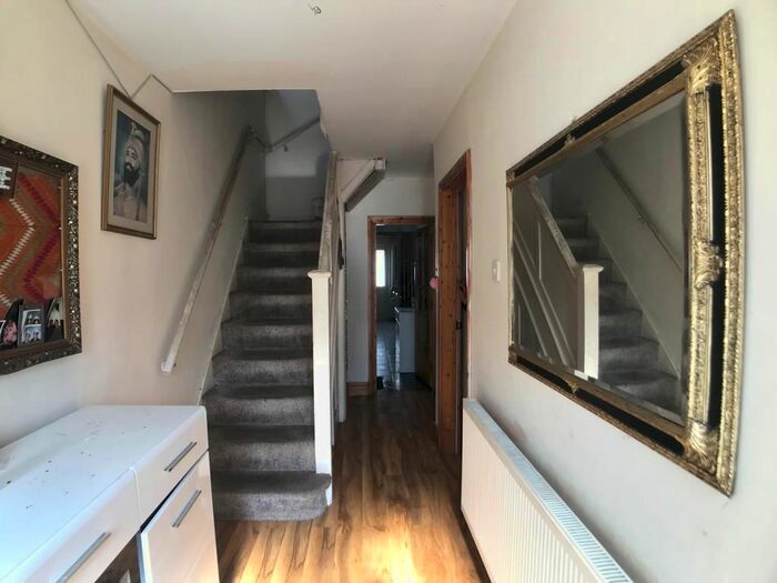 5 Bedroom Semi-Detached House To Rent In Gledwood Avenue, Hayes, UB4