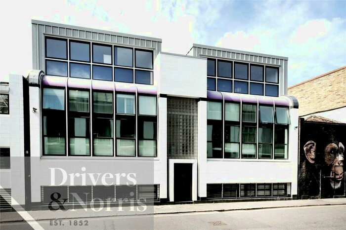 2 Bedroom Apartment To Rent In Stucley Place, Camden, London, NW1