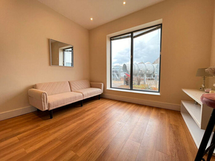 1 Bedroom Flat For Sale In Atria House, Bath Road, Slough, SL1