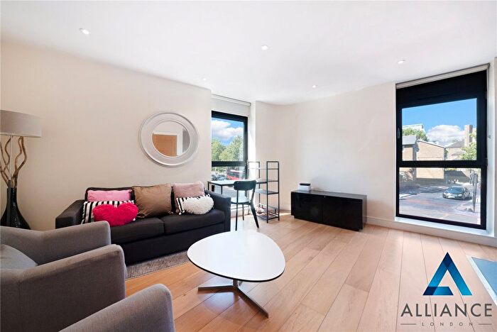 1 Bedroom Flat To Rent In Saltwell Street, London, E14