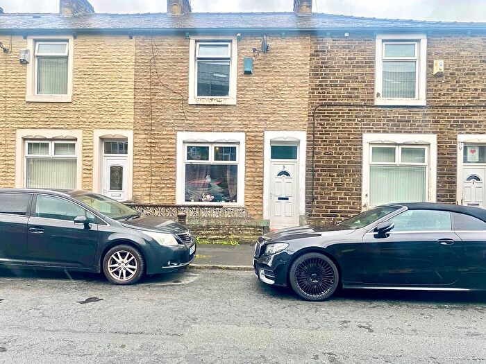 3 Bedroom Terraced House For Sale In Shackleton Street, Burnley, BB10