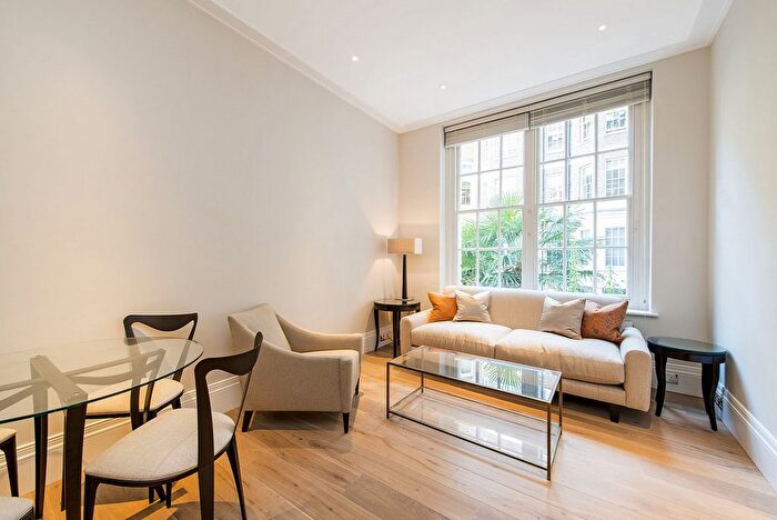 1 Bedroom Flat To Rent In Charles Street, Mayfair, London, W1J