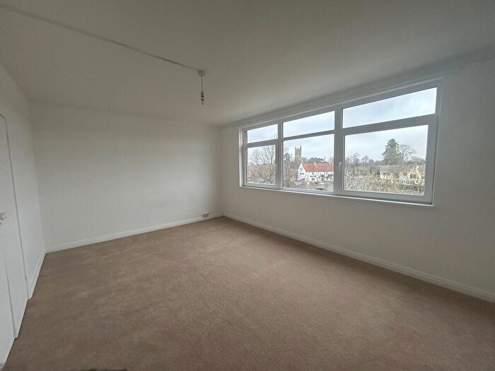 2 Bedroom Apartment To Rent In North Parade, Yate, BS37