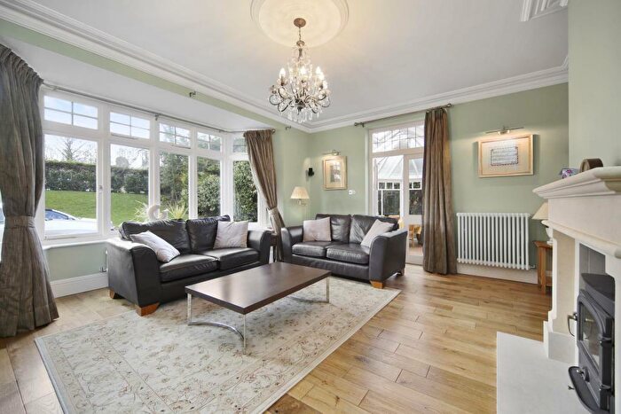 6 Bedroom Detached House To Rent In Oatlands Avenue, Weybridge, Surrey, KT13