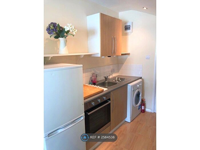 Studio To Rent In Deer Park Road, South Wimbledon, SW19