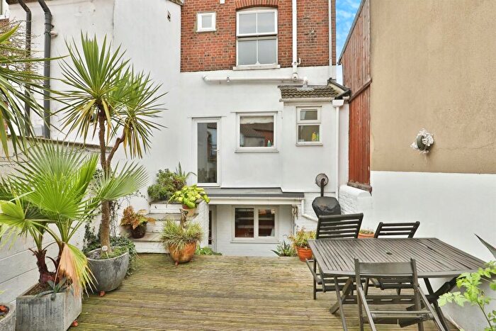 3 Bedroom End Of Terrace House For Sale In Thorpe Road, Norwich, NR1