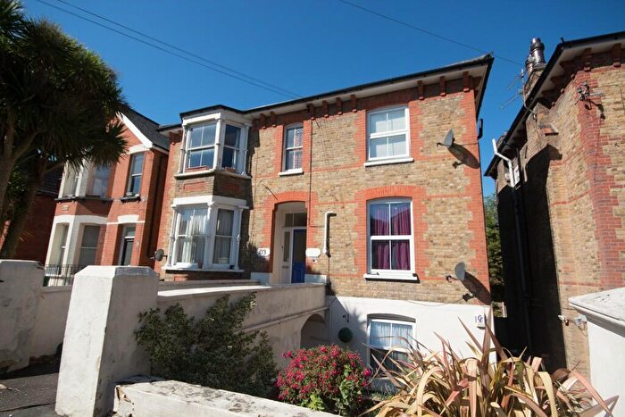 1 Bedroom Flat To Rent In Rose Valley, Brentwood, Essex, CM14