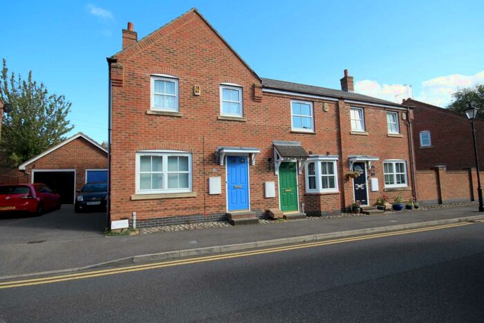 2 Bedroom Terraced House To Rent In Firecrest Way, Aylesbury, HP19