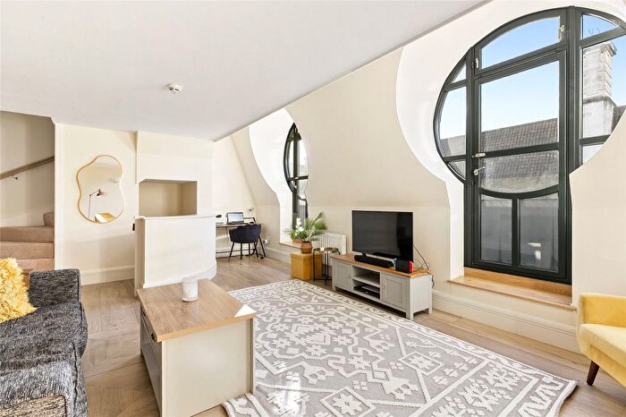 2 Bedroom Flat To Rent In Forum Magnum Square, London, SE1