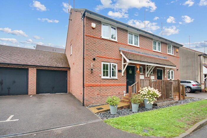 3 Bedroom Semi-Detached House For Sale In Greenhurst Drive, East Grinstead, West Sussex, RH19