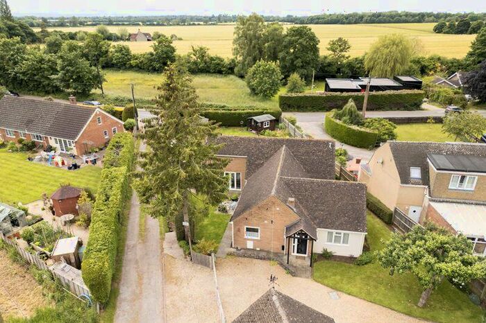 3 Bedroom Detached Bungalow For Sale In White Hill Lane, Boars Hill, Oxford, OX1