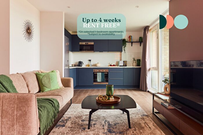 1 Bedroom Apartment To Rent In Avebury Boulevard, Milton Keynes, Buckinghamshire, MK9