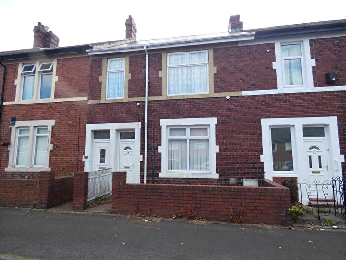 2 Bedroom Apartment To Rent In Esk Street, Gateshead, Tyne And Wear, NE9