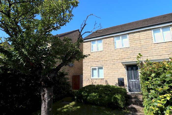 3 Bedroom Terraced House To Rent In Waterloo Road, Pudsey, West Yorkshire, LS28