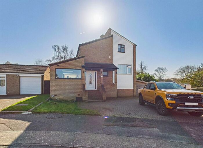 4 Bedroom Detached House For Sale In Copse Hill, Harlow ., CM19