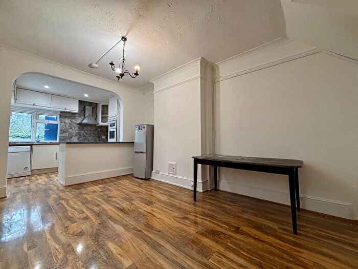 4 Bedroom House To Rent In Ivydale Road, London, SE15