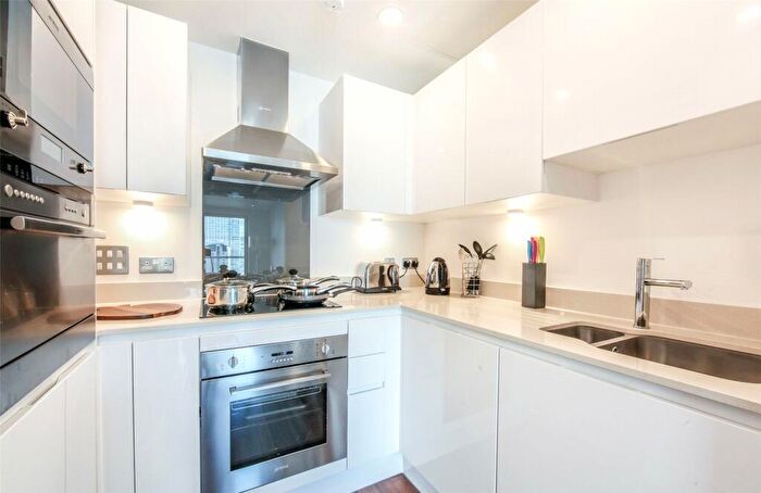 1 Bedroom Apartment For Sale In Duckman Tower, Lincoln Plaza, Canary Wharf, E14