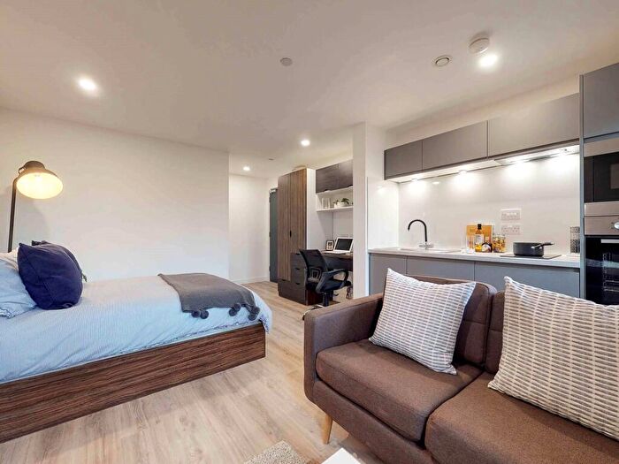 Flat To Rent In Apt, Apollo Residence #, S1