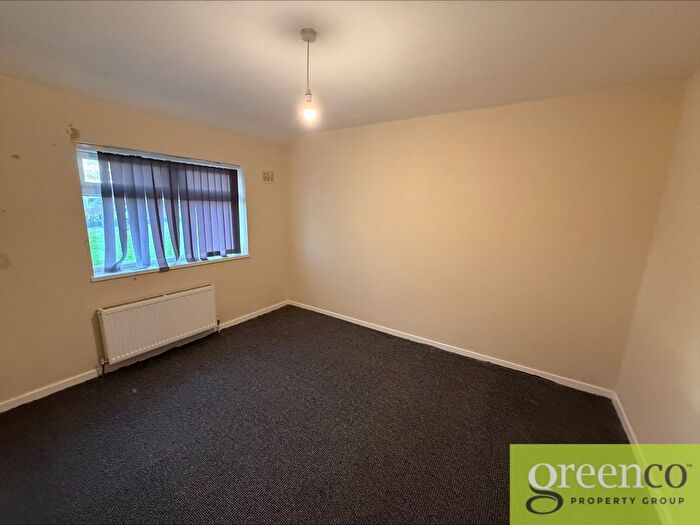 4 Bedroom Semi-Detached House To Rent In Parkway, Little Hulton, Salford, M38