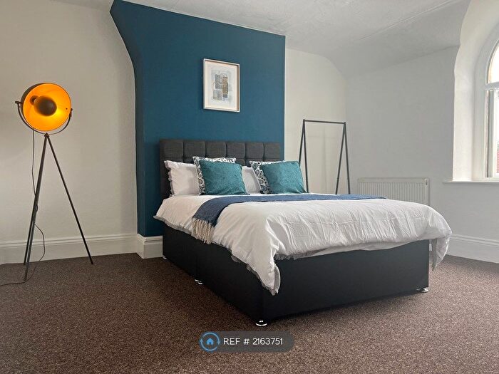 4 Bedroom Maisonette To Rent In Two Mile Hill Road, Bristol, BS15