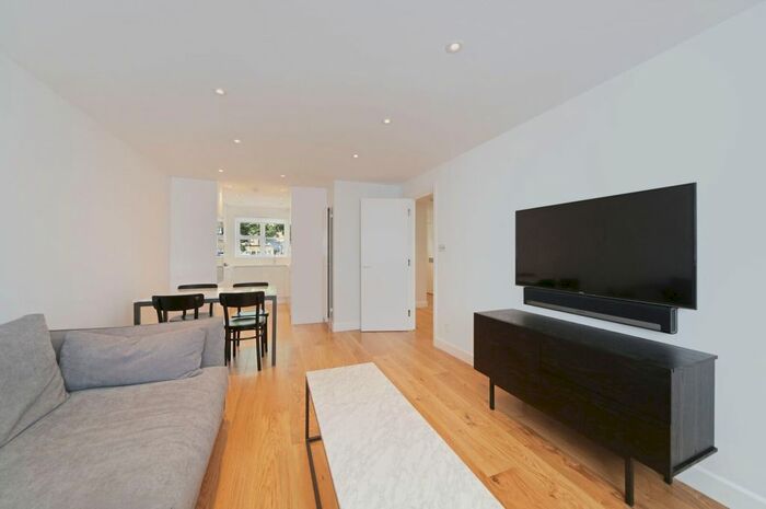 1 Bedroom Flat To Rent In Maynard Close, Fulham, SW6