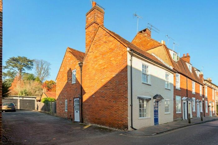 3 Bedroom End Of Terrace House To Rent In Park Row, Farnham GU9