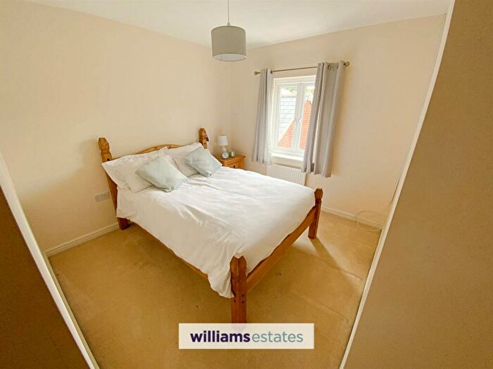 4 Bedroom Detached House For Sale In Stryd Y Barcud, Ruthin, LL15