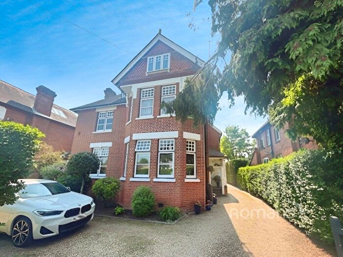 1 Bedroom Flat To Rent In Ray Park Road, Maidenhead, Berkshire, SL6