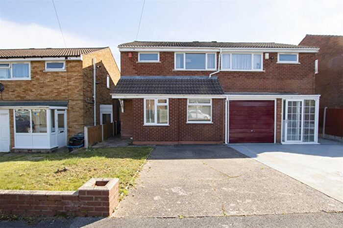 3 Bedroom House To Rent In Wellman Croft, Birmingham, B29