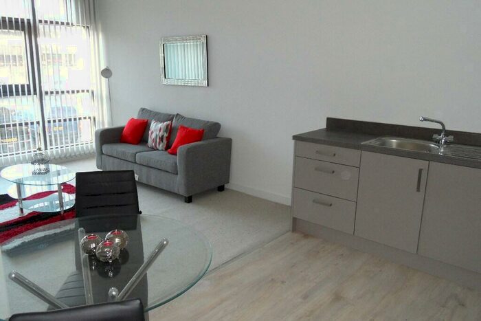 1 Bedroom Apartment To Rent In Mill Street, City Centre, Bradford, BD1