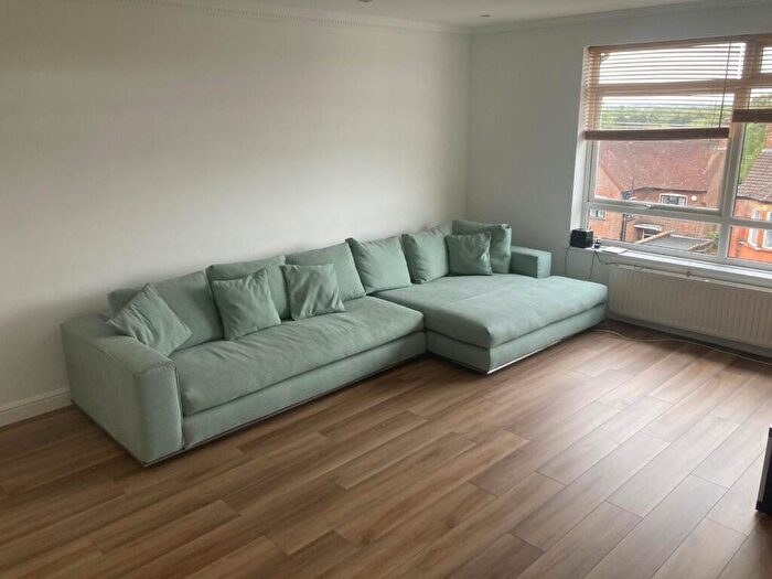 2 Bedroom Flat To Rent In Brooke Avenue, Harrow, Middlesex, HA2