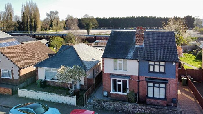 3 Bedroom Semi Detached House For Sale In King Edward Road, Loughborough, LE11