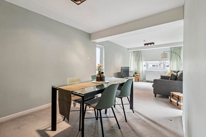 1 Bedroom Apartment For Sale In Lethington Avenue, Shawlands, Glasgow, G41